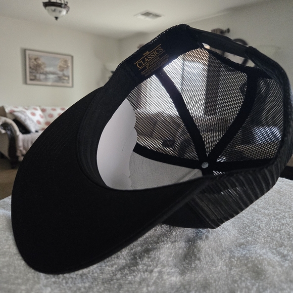 RUTHLESS OUTLAWZ CUSTOMS  LEATHER PATCH  CAP.      (5 PANEL  FLAT CAP) - Picture 7 of 10